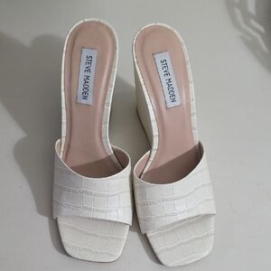 Steve Madden White Croc-Embossed Wedges